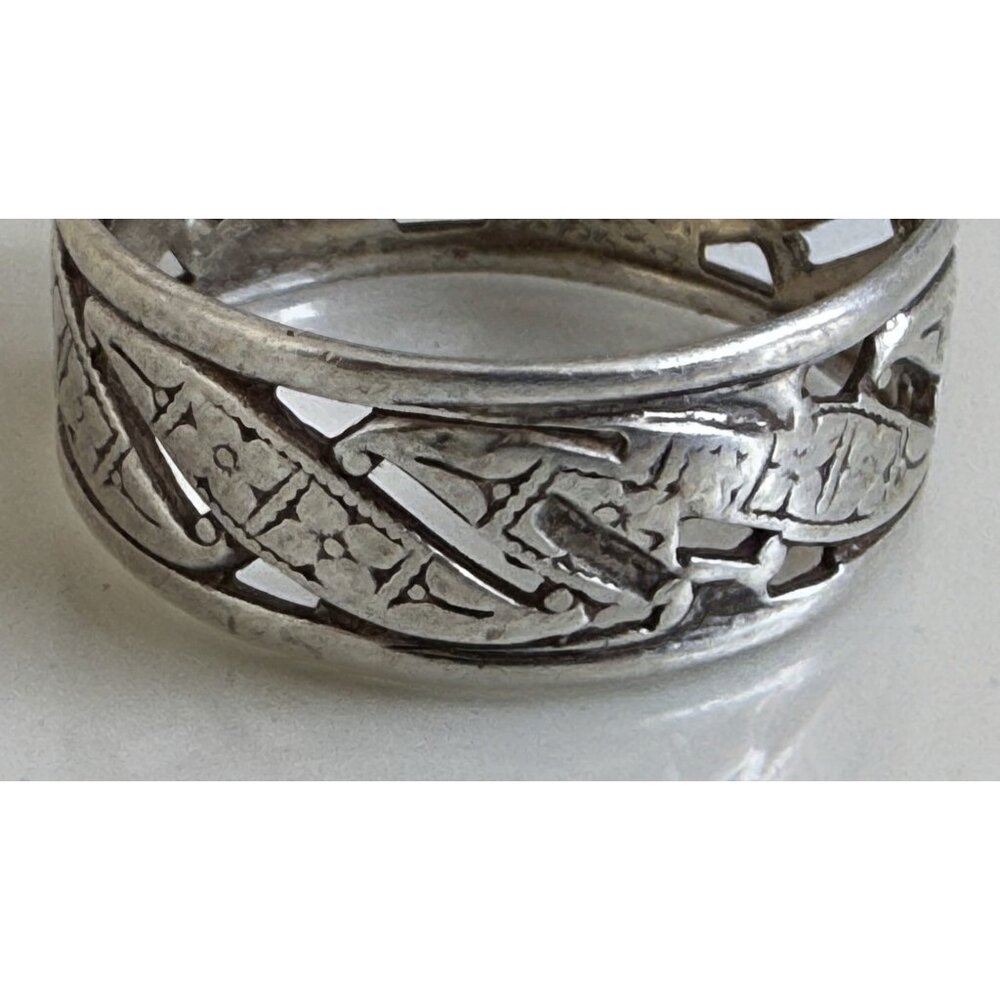 Vintage 50's Uncus Sterling Silver  Cut out Floral Band Ring Size 7.5 - Picture 4 of 10